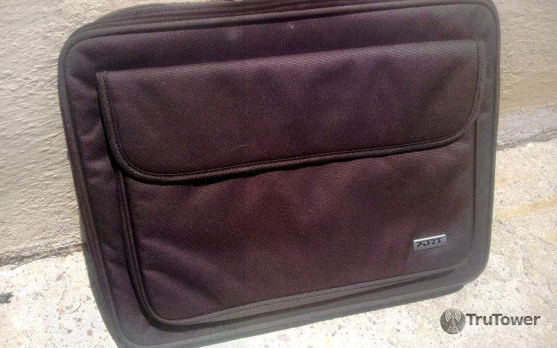 Laptop case, Computer accessories, Travel cases